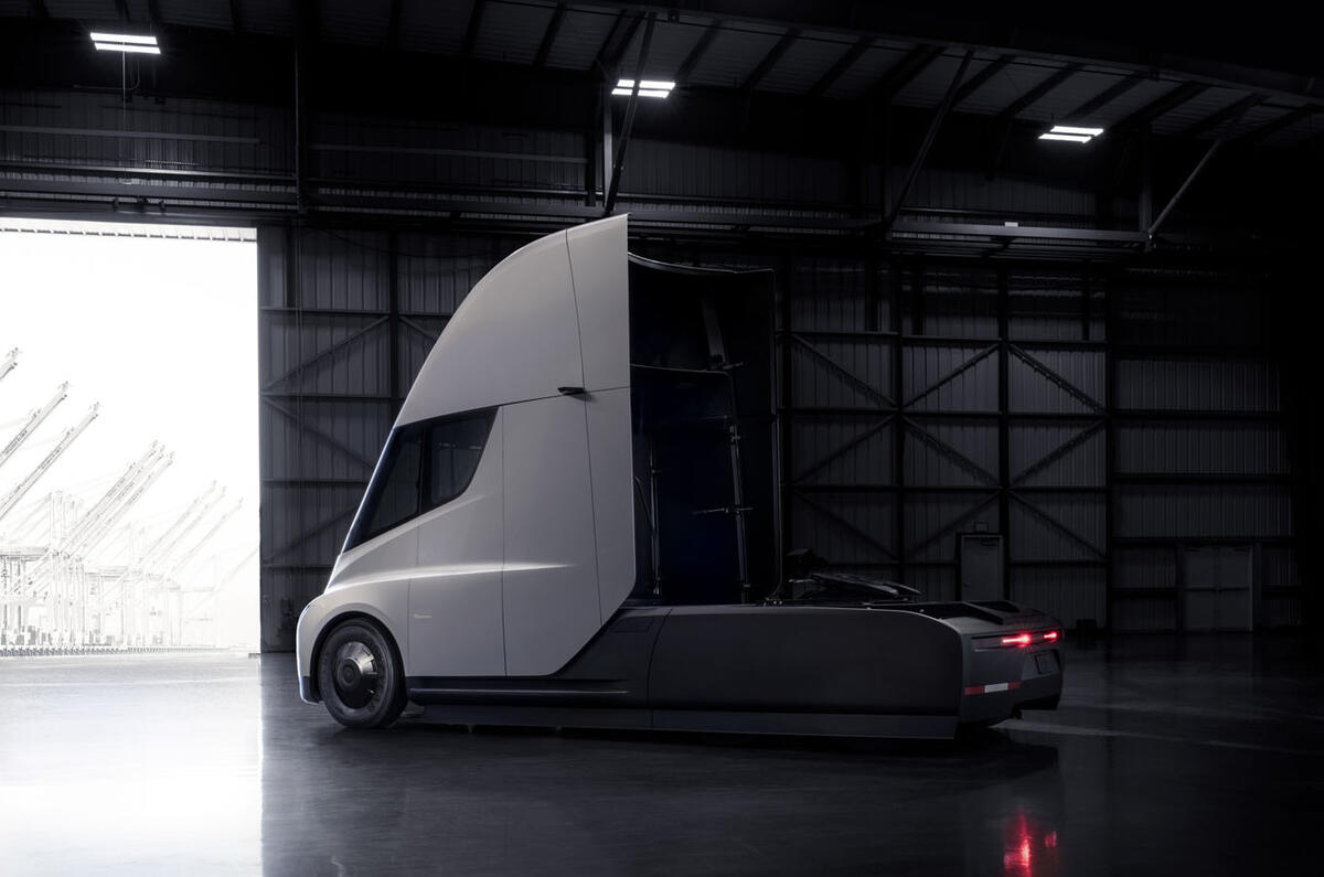 Tesla semi truck revealed with 5.0sec 0-60mph time