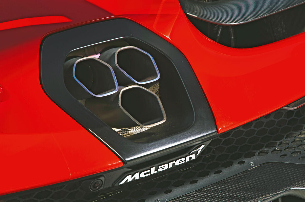 Alpine A110 vs. McLaren Senna