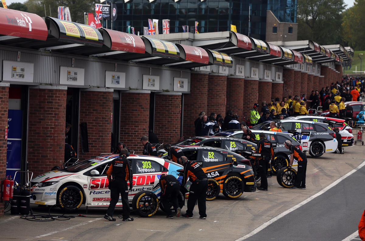 2017 BTCC season finale at Brands Hatch