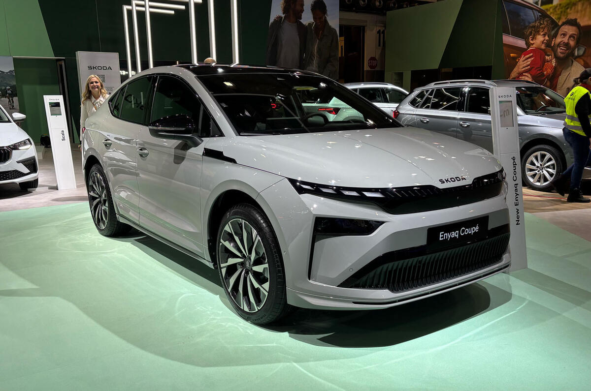 Skoda Enyaq facelift Brussels motor show front quarter