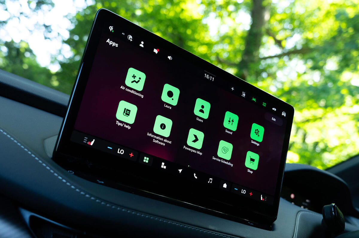 skoda enyaq5updates tech