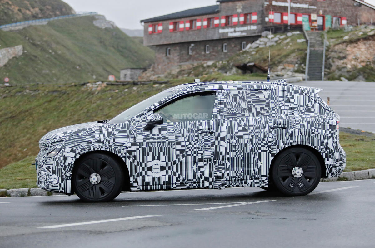 Skoda Epiq camo side tracking Skoda Epiq camo side tracking
