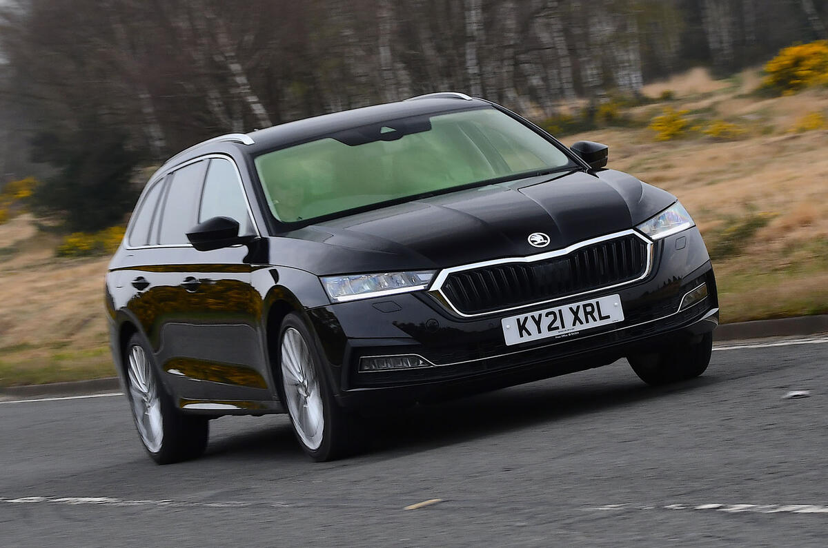 Skoda Octavia Estate 2021 front quarter tracking