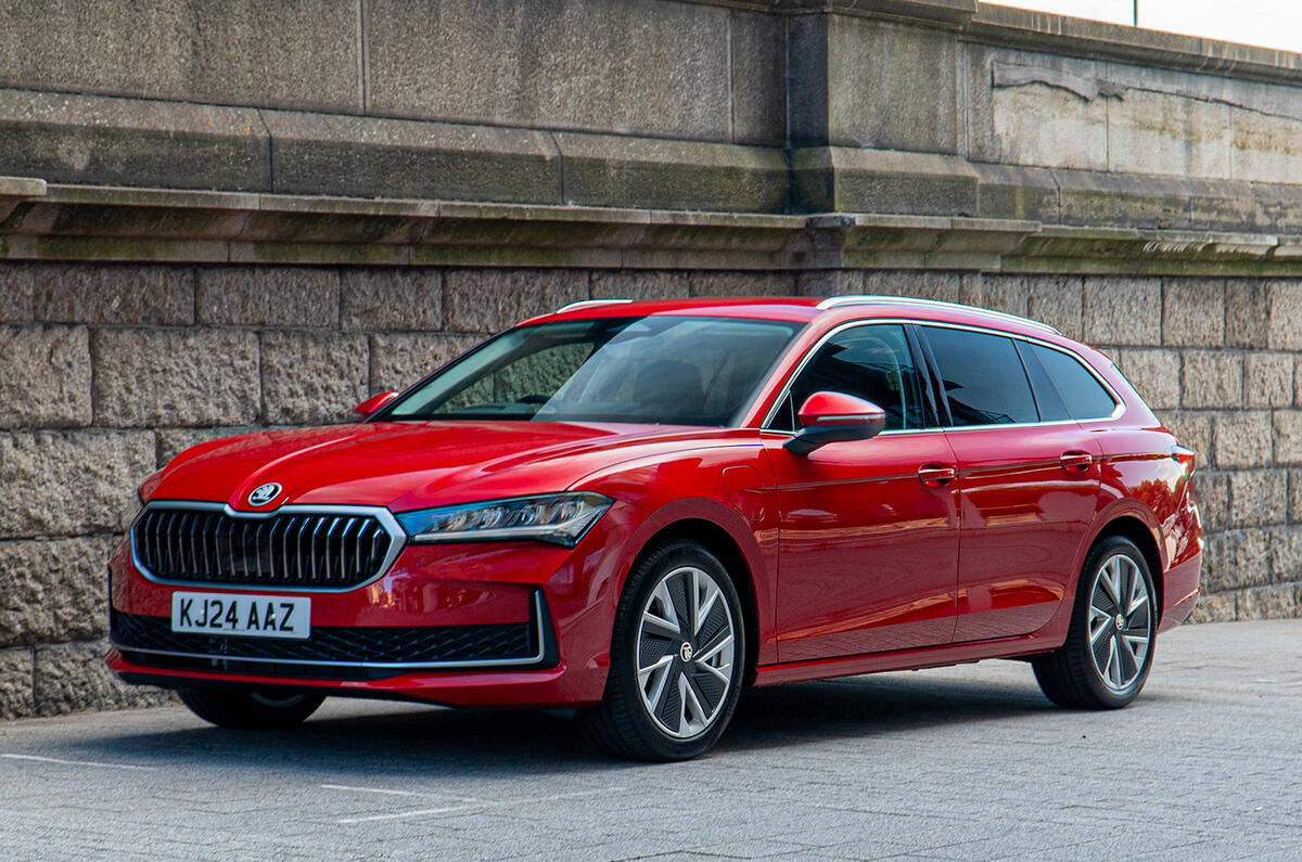 skoda perfectElectrifiedCompanyCar superbFront