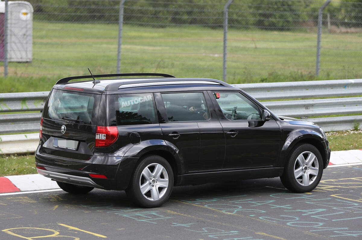 2016 Skoda SUV spy pictures