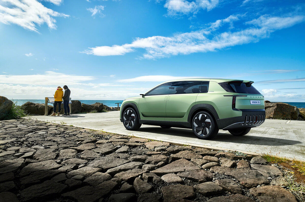 Skoda Vision 7S rear city