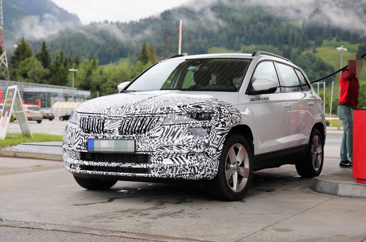 Skoda Karoq spyshot static front Skoda Karoq spyshot static front