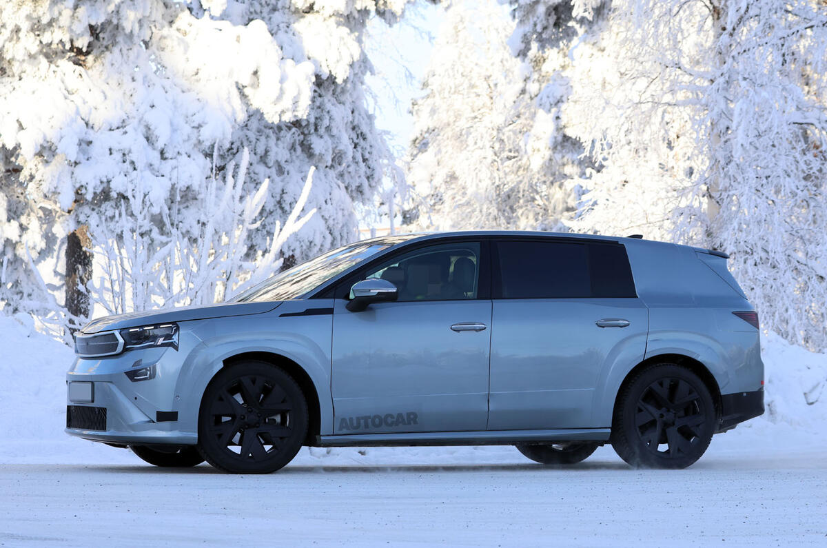 Skoda Peaq side turning