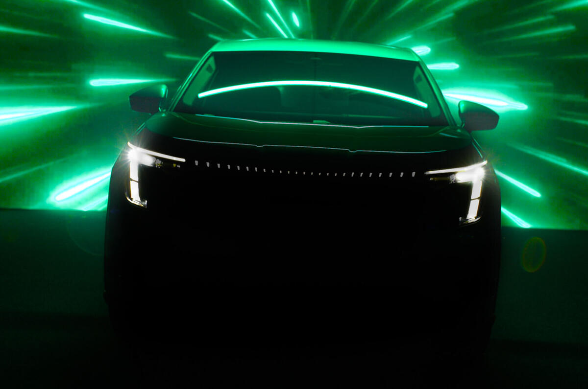 Skoda seven seater preview   front with lights on