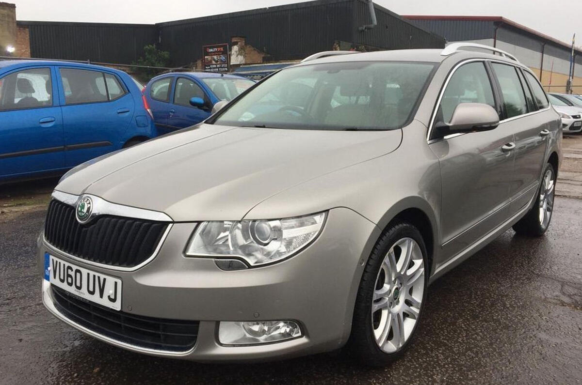 Skoda Superb 3.6 V6 Elegance 4x4 estate