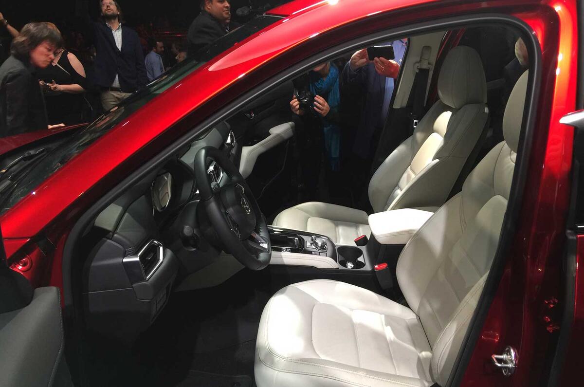 2017 Mazda CX-5 revealed at LA motor show