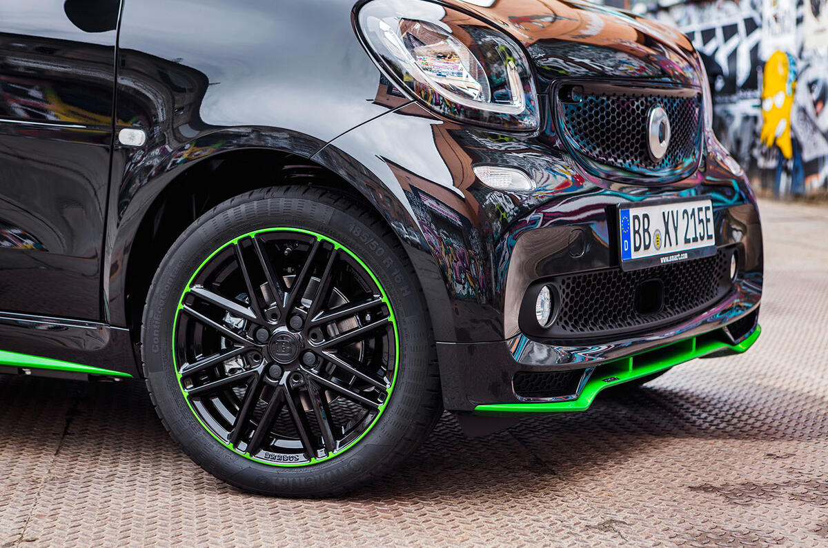 Smart Fortwo, Fortwo cabriolet and Forfour Electric Drive revealed