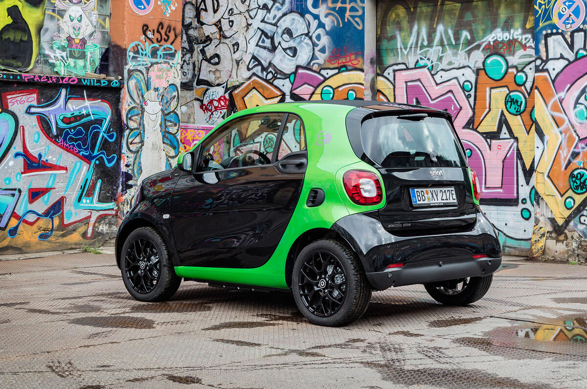 Smart Fortwo, Fortwo cabriolet and Forfour Electric Drive revealed