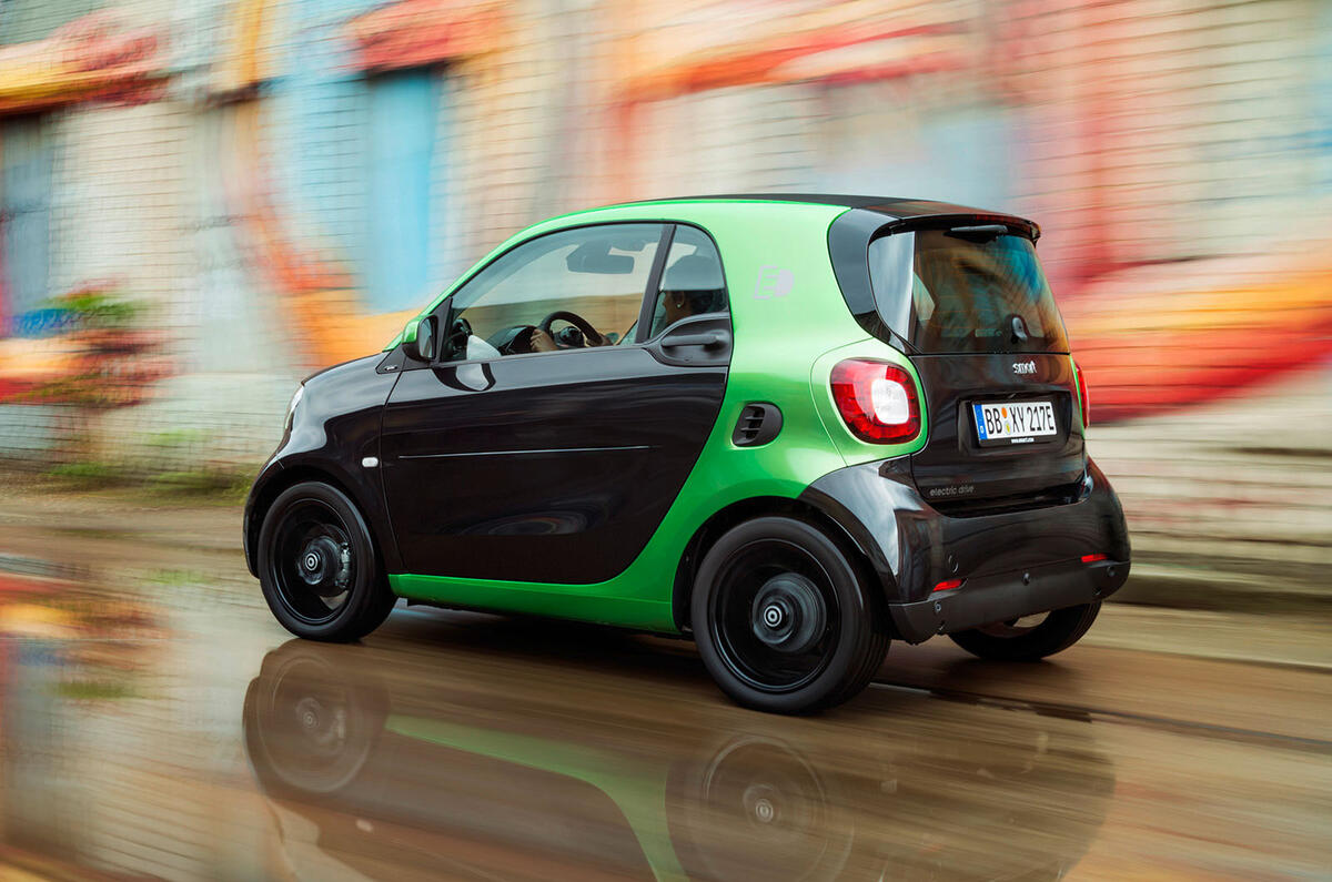 Smart Fortwo, Fortwo cabriolet and Forfour Electric Drive revealed