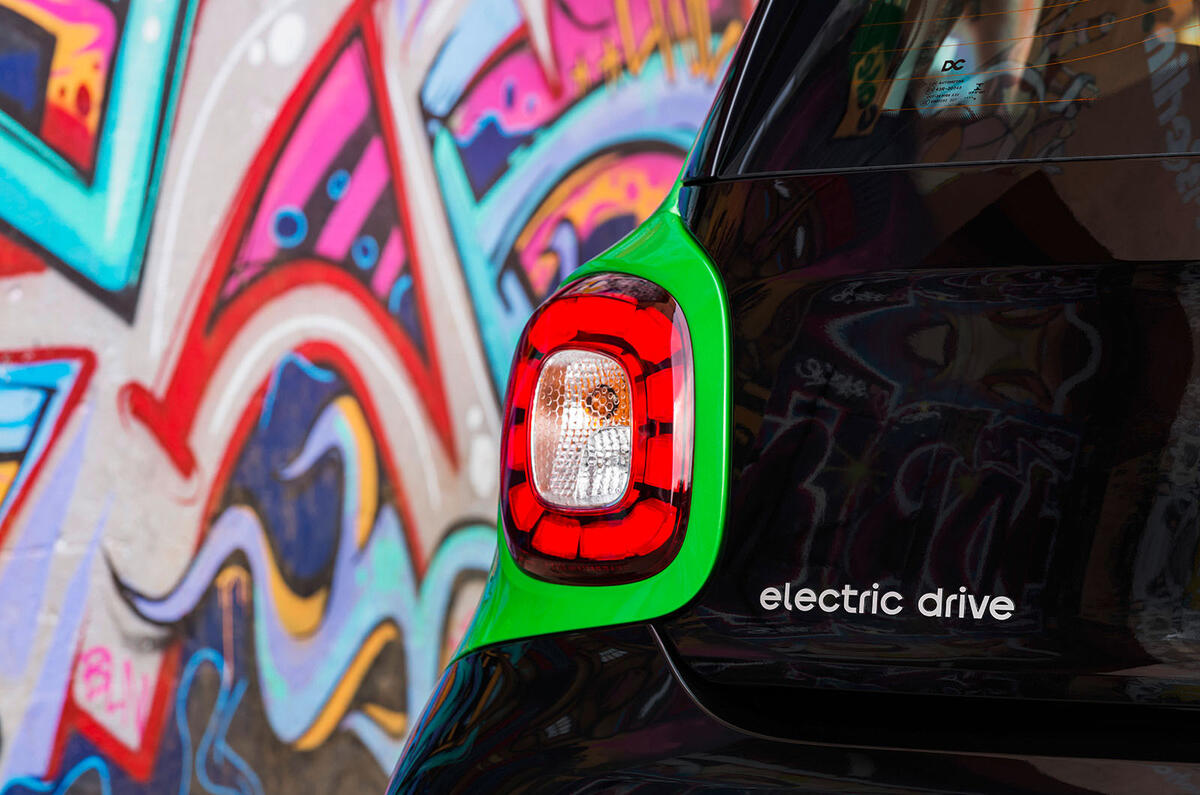 Smart Fortwo, Fortwo cabriolet and Forfour Electric Drive revealed