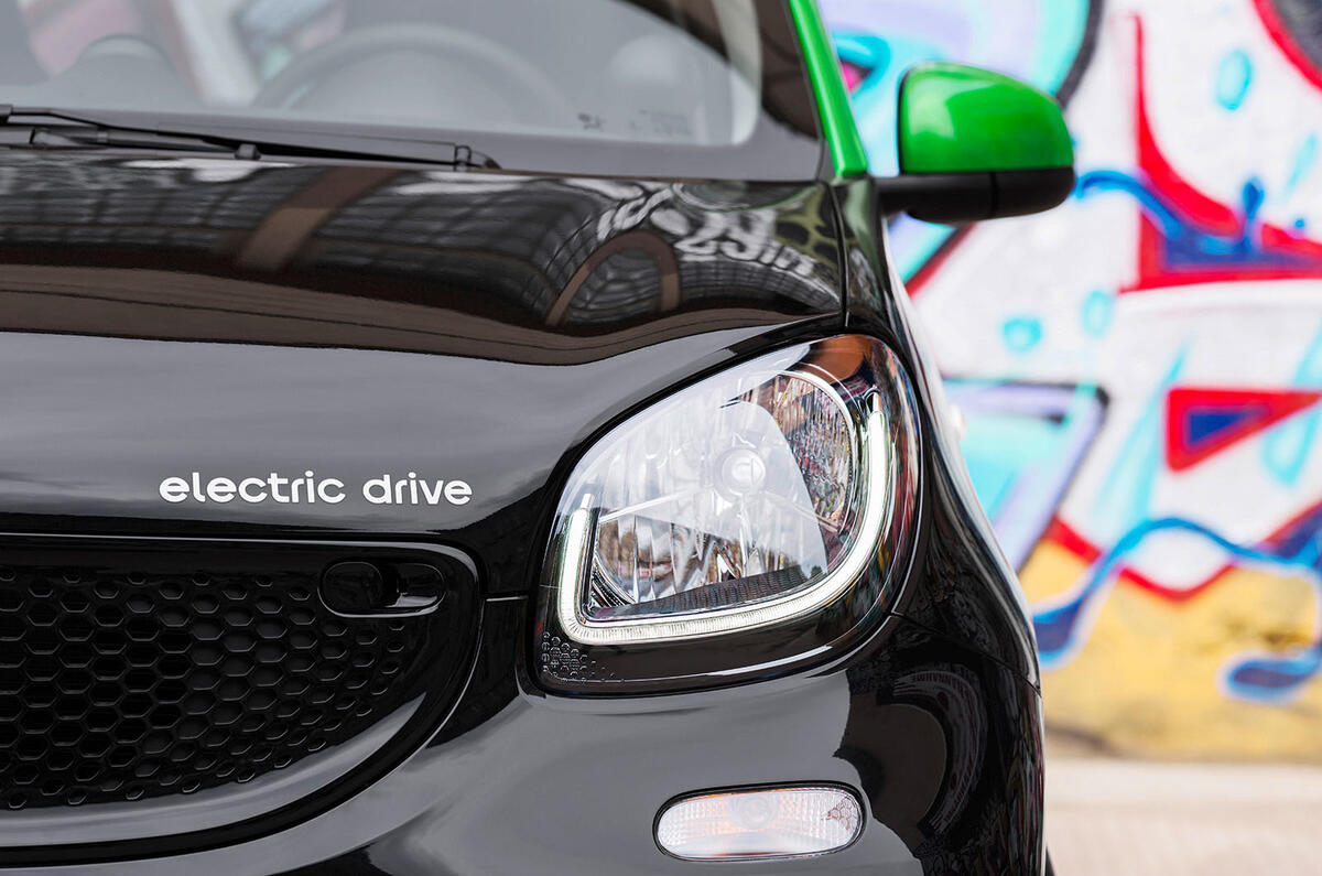 Smart Fortwo, Fortwo cabriolet and Forfour Electric Drive revealed