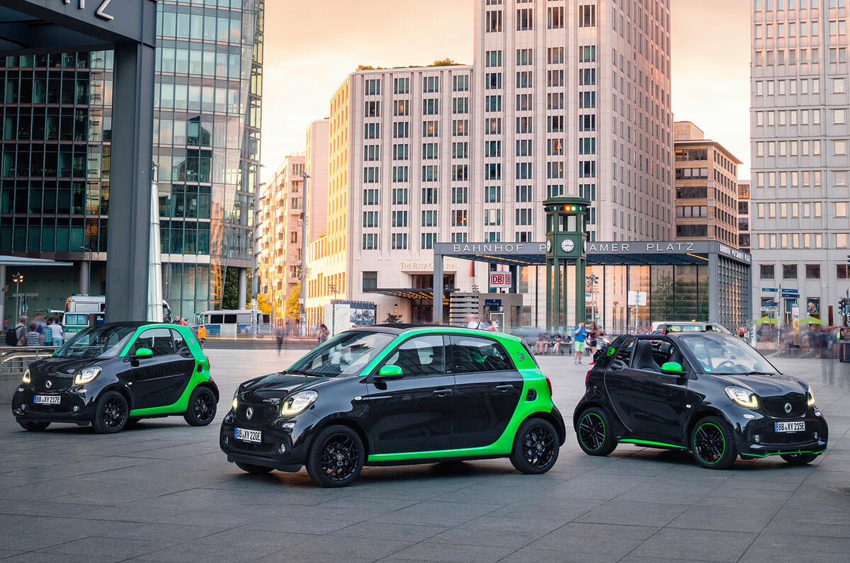 Smart Fortwo, Fortwo cabriolet and Forfour Electric Drive revealed