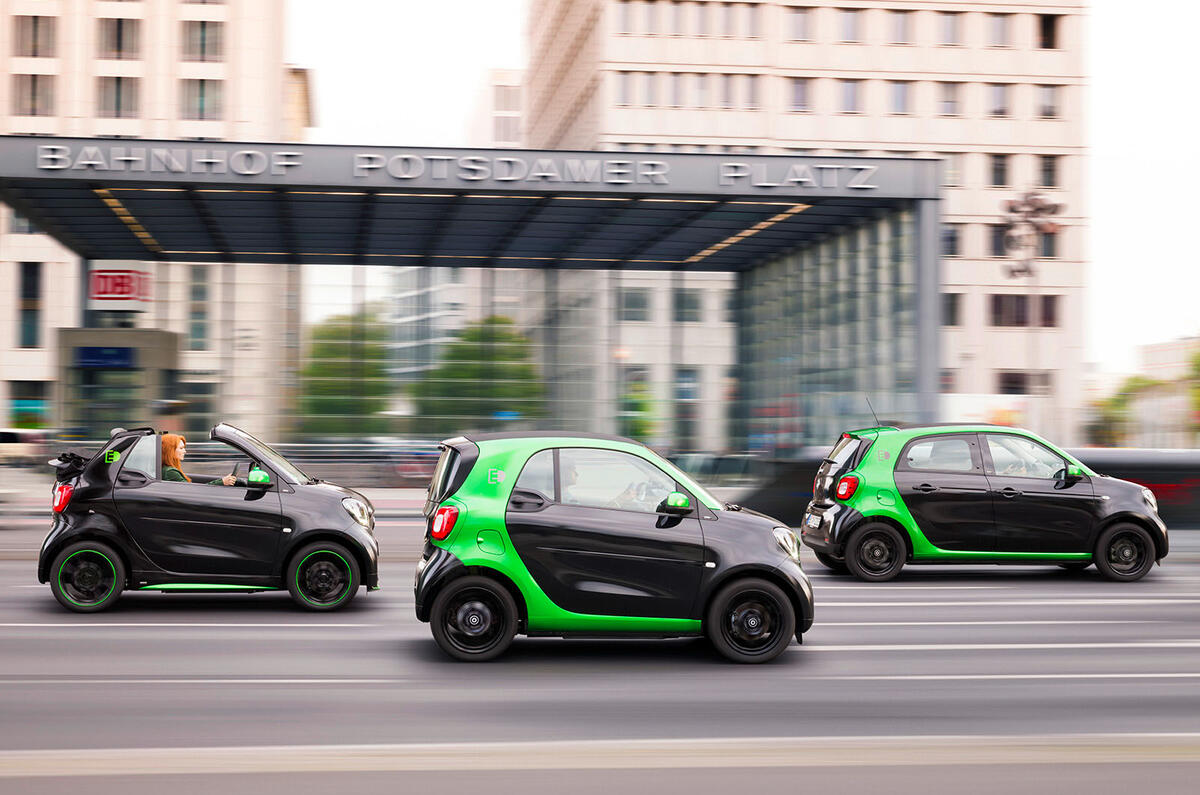 Smart Fortwo, Fortwo cabriolet and Forfour Electric Drive revealed