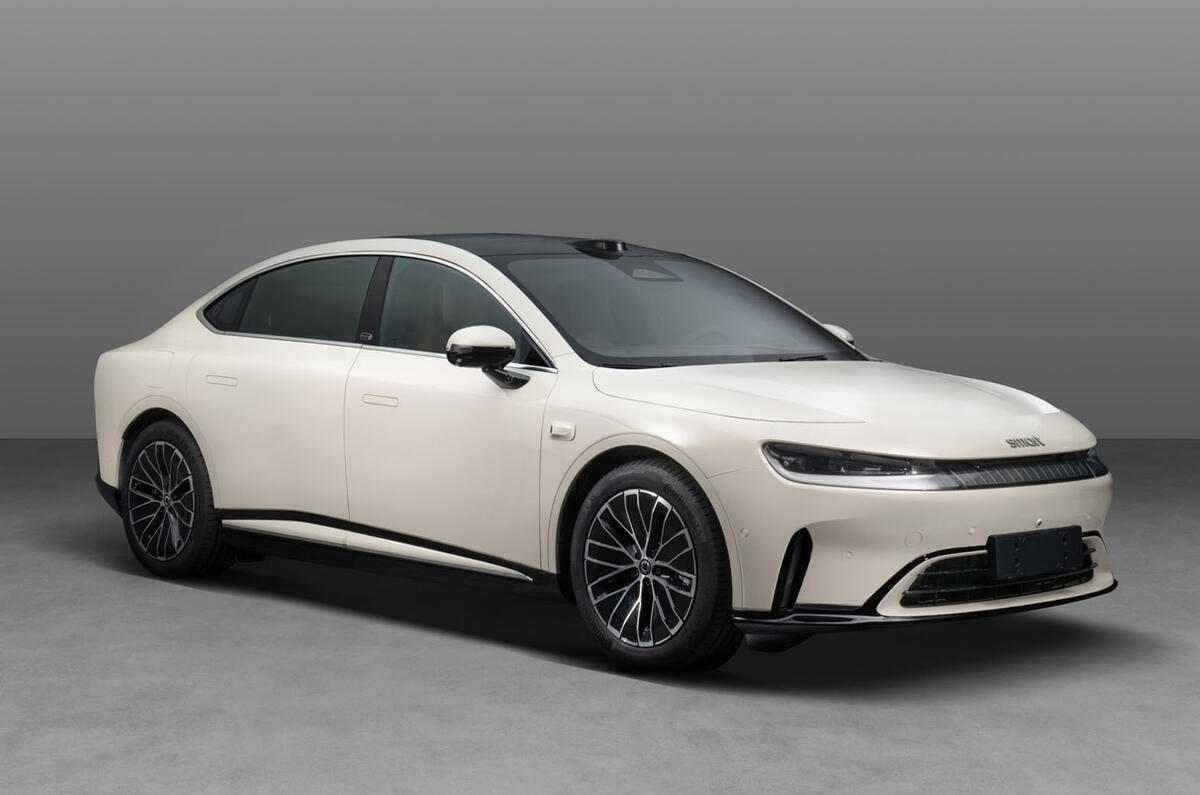 Smart #6 front 3 4 white