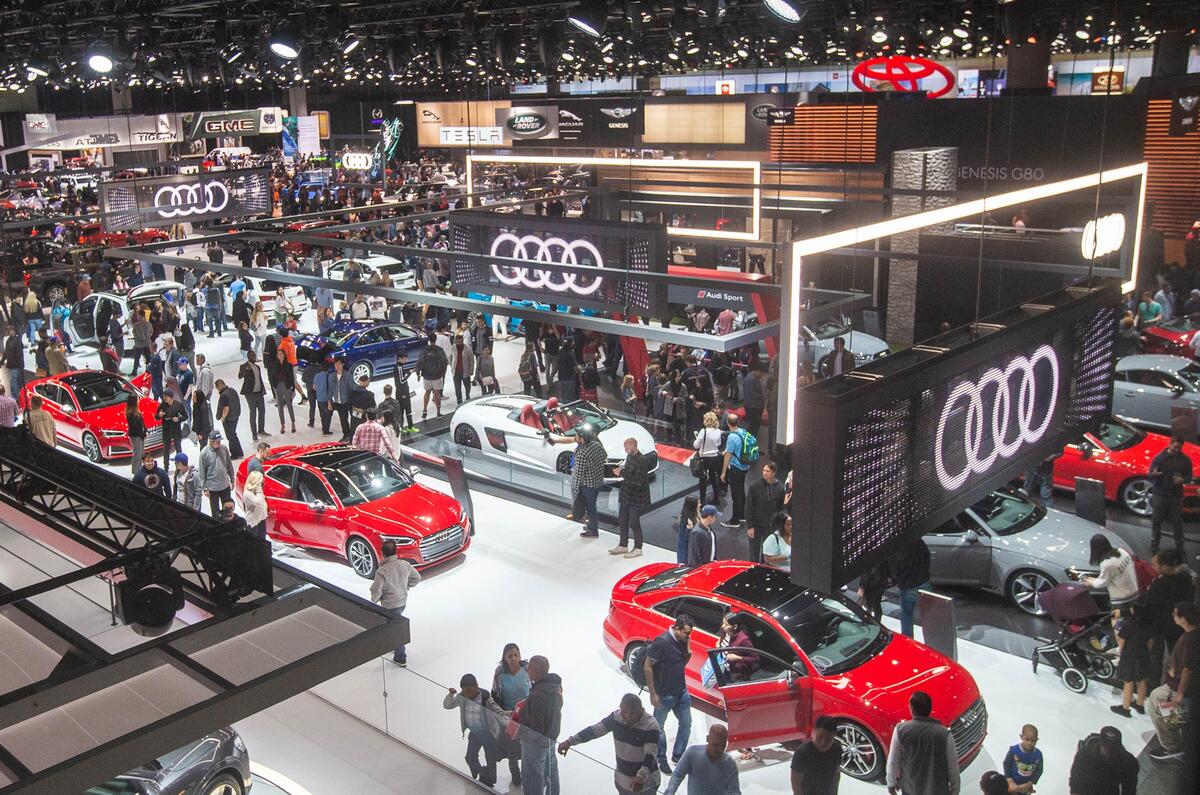 2018 Los Angeles motor show - crowds