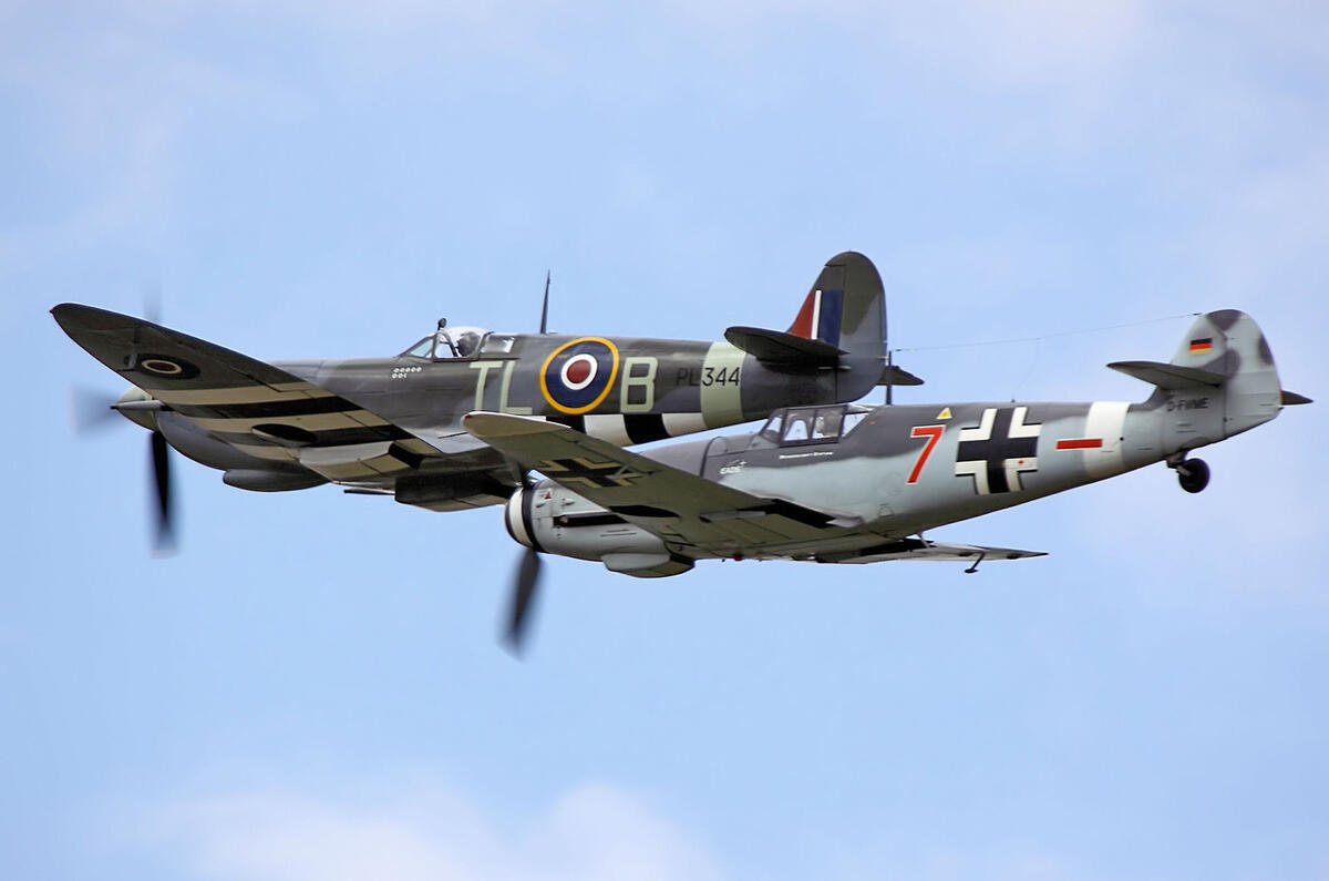 Spitfire  BF109G   RIAT 2010 485 Wiki Tim Felce