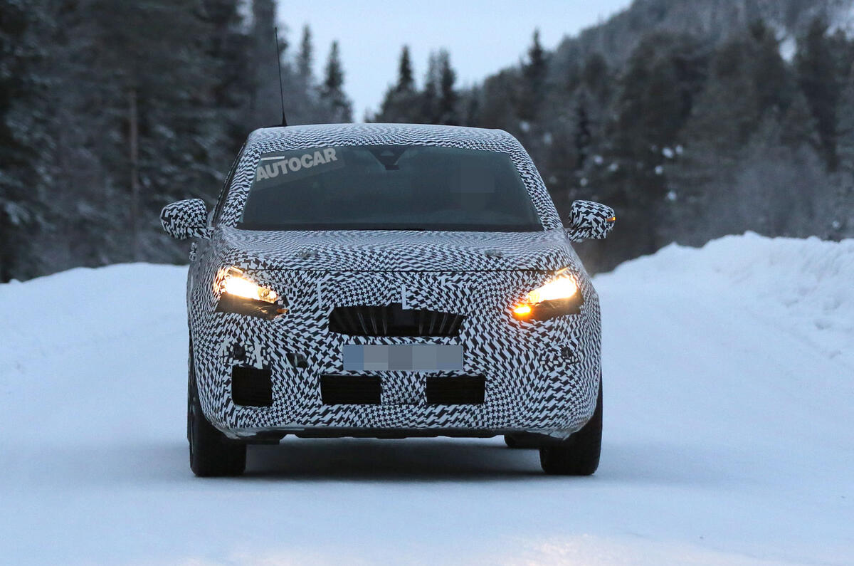Peugeot 3008 spy shots testing