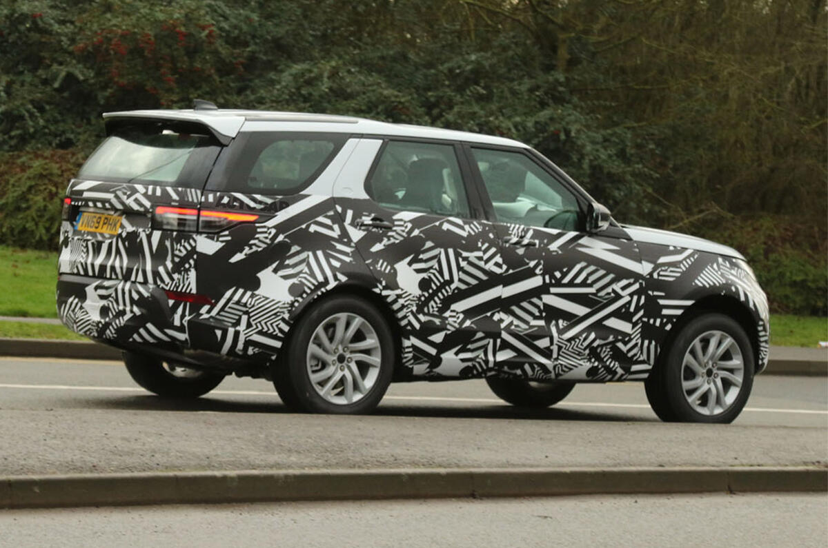 Discovery PHEV spy shot