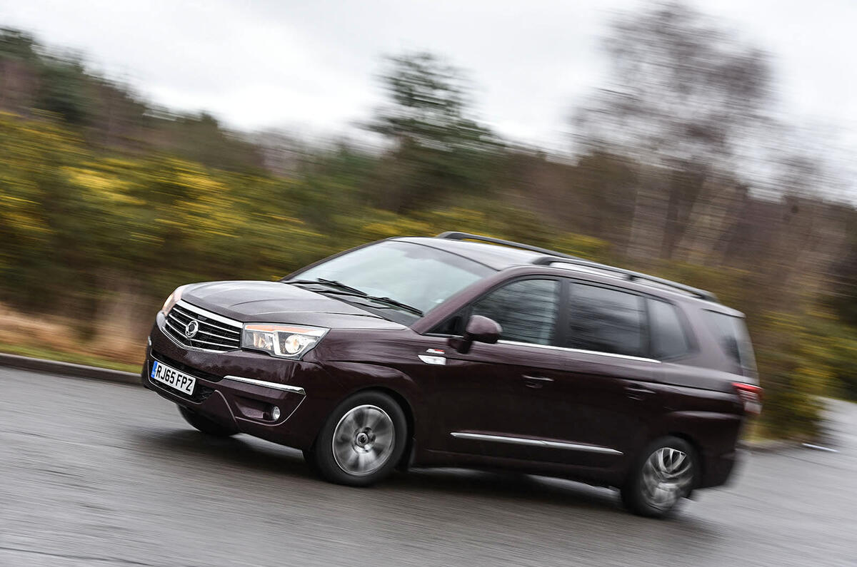 Ssangyong Rodius Turismo | Autos Post