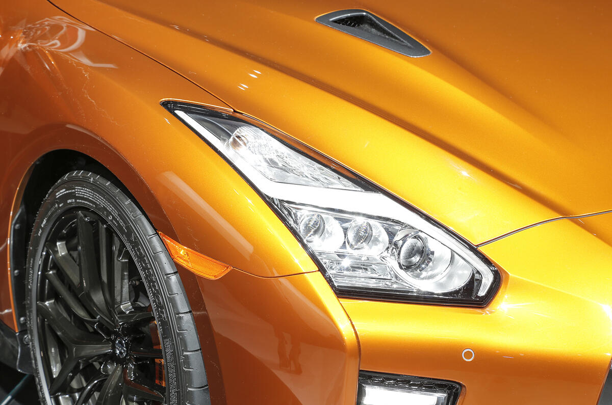 Nissan GT-R