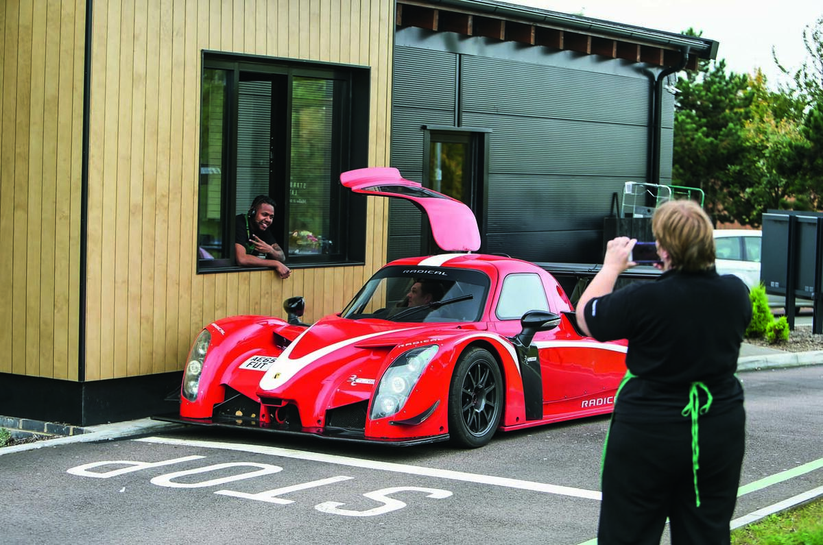 Ford GT vs Radical RXC Turbo vs Porsche 911 GT3 RS Ford GT vs Radical RXC Turbo vs Porsche 911 GT3 RS