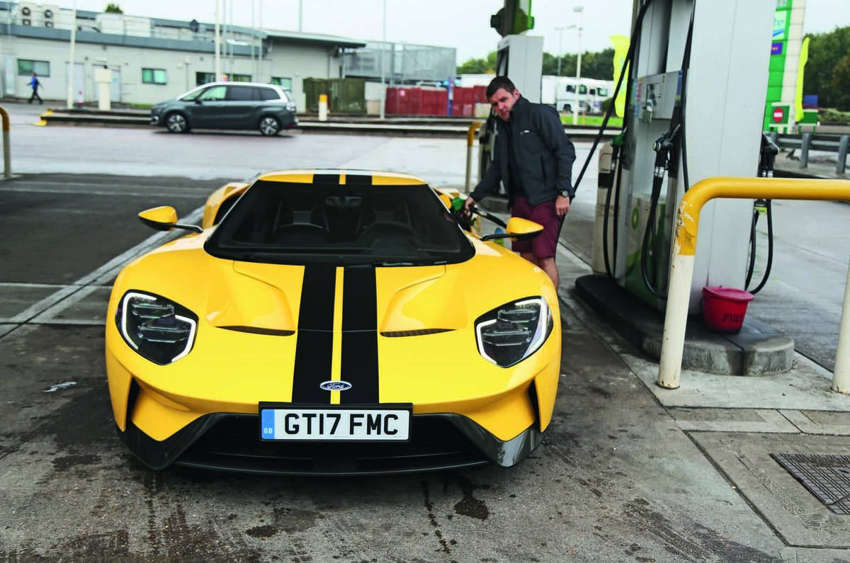 Ford GT vs Radical RXC Turbo vs Porsche 911 GT3 RS Ford GT vs Radical RXC Turbo vs Porsche 911 GT3 RS