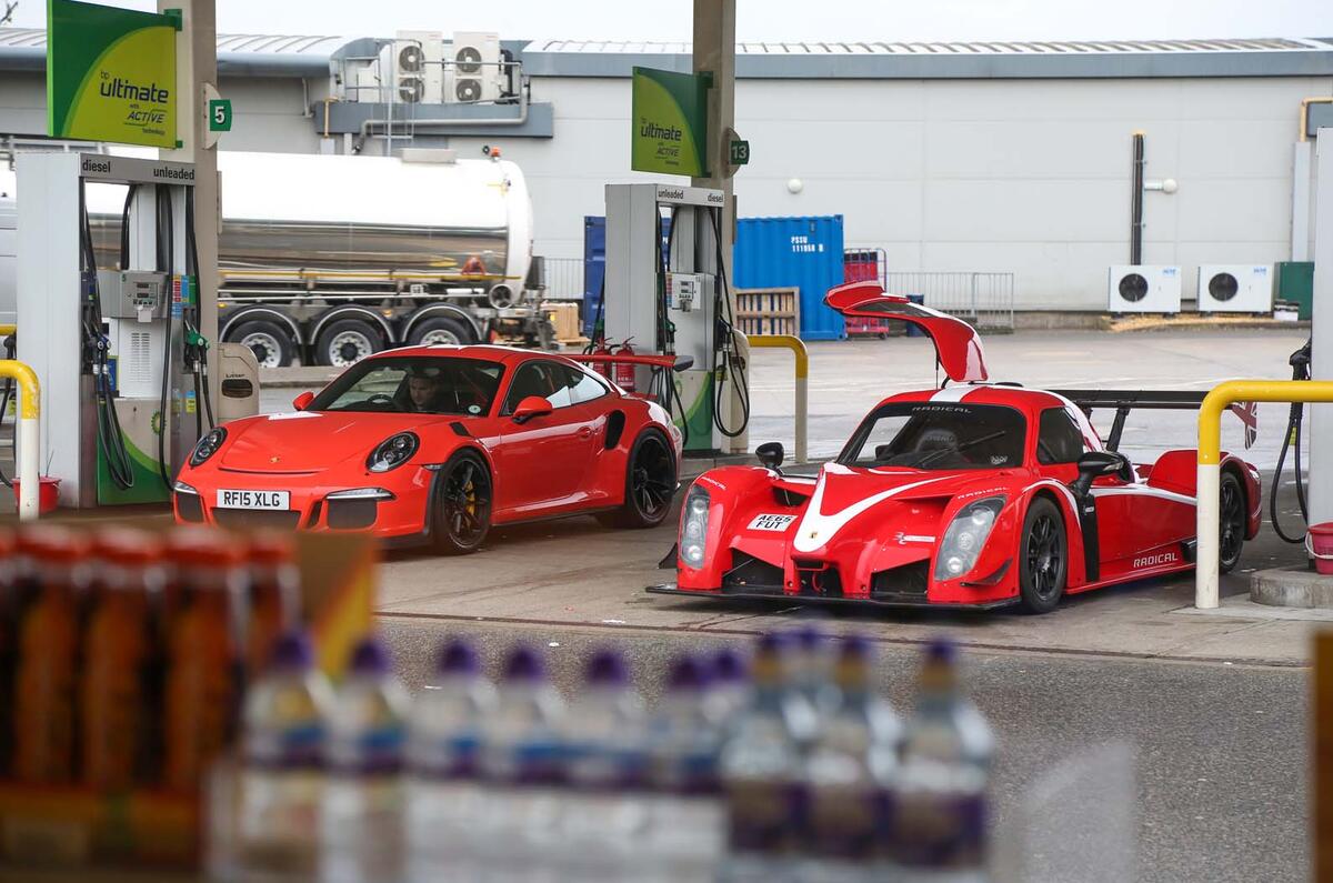 Ford GT vs Radical RXC Turbo vs Porsche 911 GT3 RS Ford GT vs Radical RXC Turbo vs Porsche 911 GT3 RS