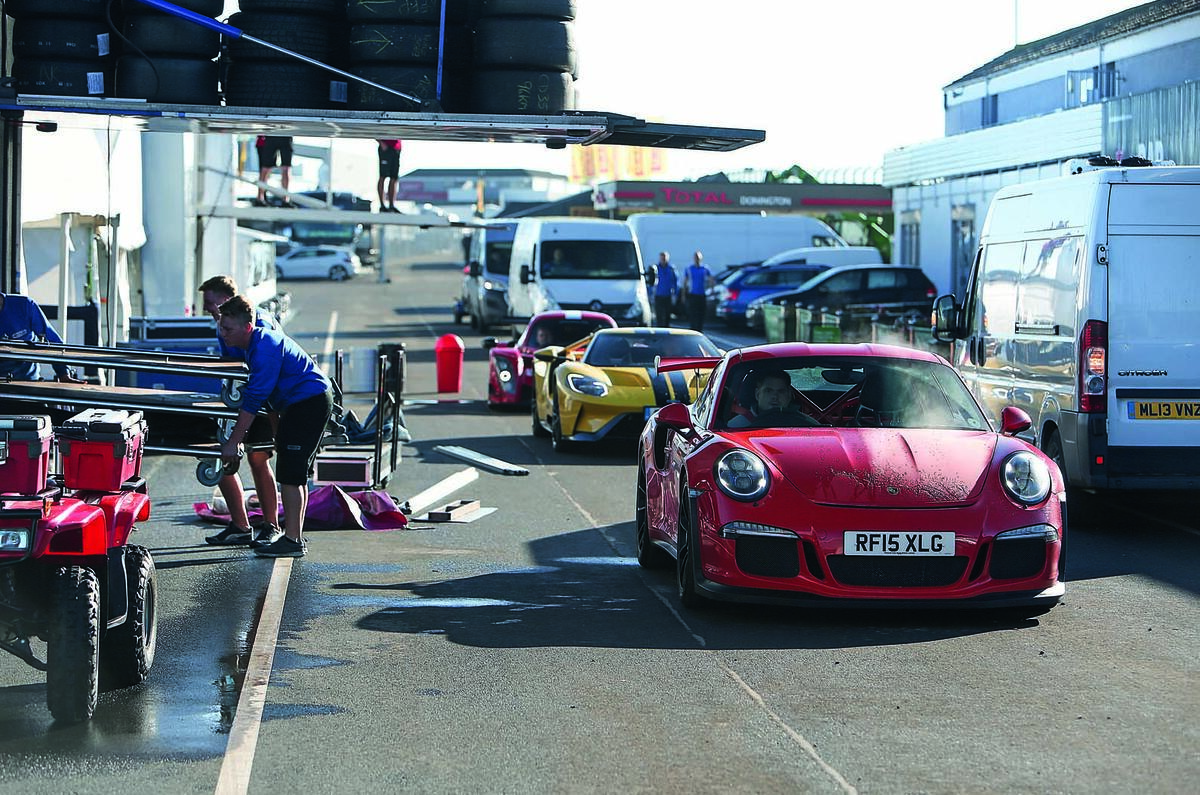 Ford GT vs Radical RXC Turbo vs Porsche 911 GT3 RS Ford GT vs Radical RXC Turbo vs Porsche 911 GT3 RS