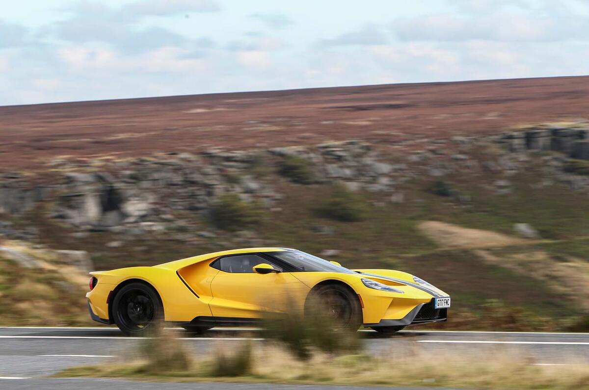 Ford GT vs Radical RXC Turbo vs Porsche 911 GT3 RS Ford GT vs Radical RXC Turbo vs Porsche 911 GT3 RS