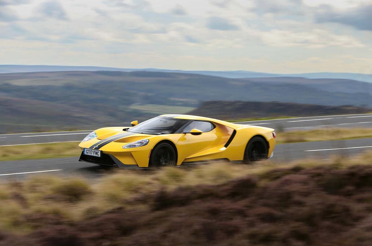 Ford GT vs Radical RXC Turbo vs Porsche 911 GT3 RS Ford GT vs Radical RXC Turbo vs Porsche 911 GT3 RS