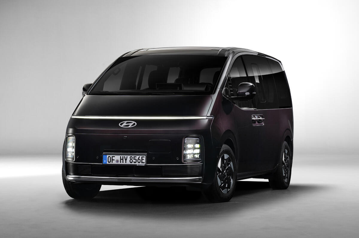 STARIA Electric Key visual 01