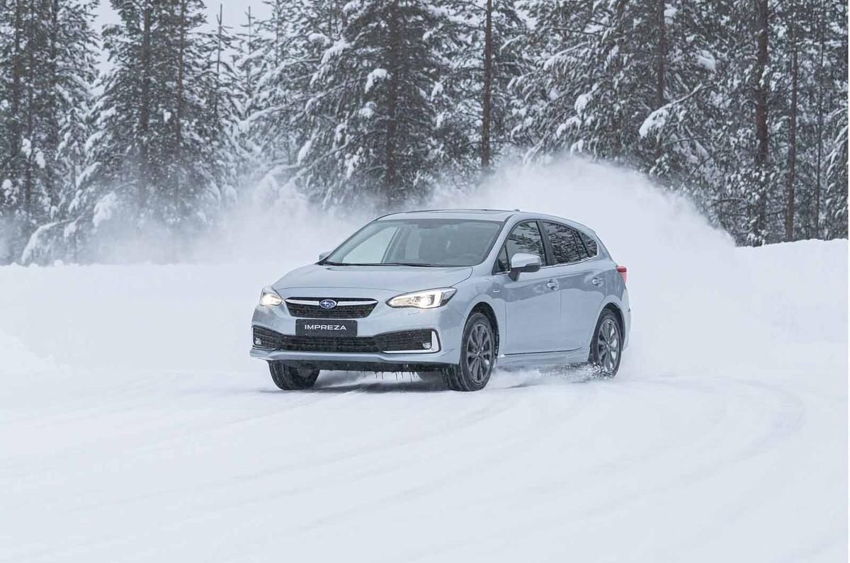 Subaru Impreza e-Boxer front slide far