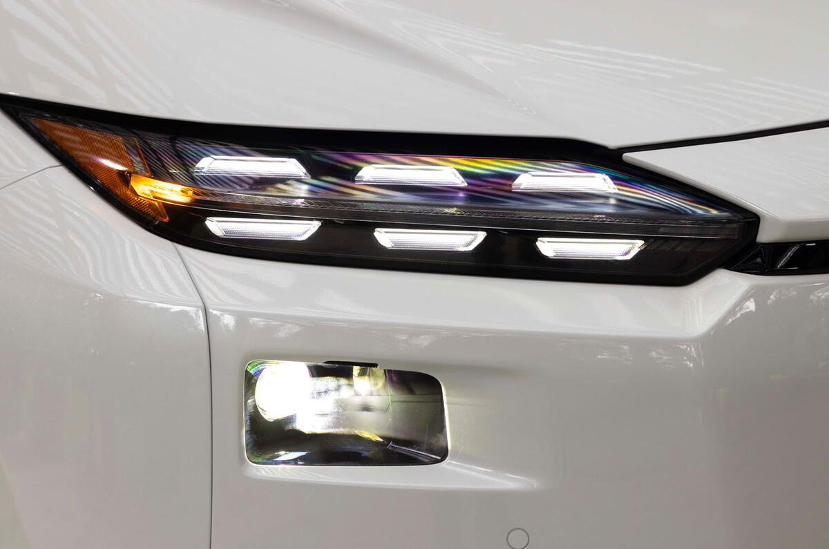 Subaru Solterra facelift light detail