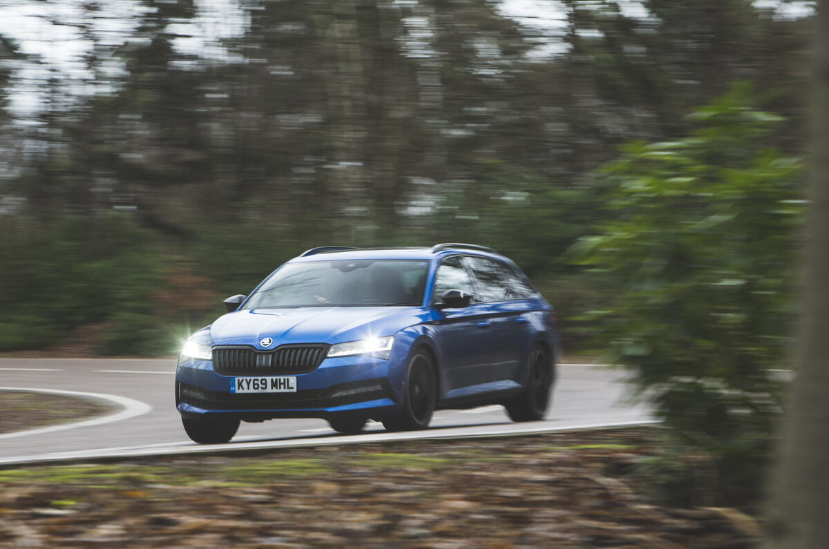 Superb Estate Sportline 2019 3785