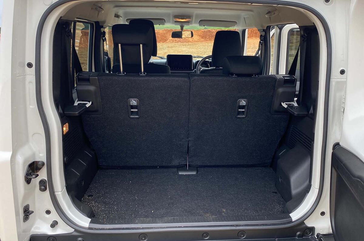 Suzuki Jimny 5 door boot Suzuki Jimny 5 door boot