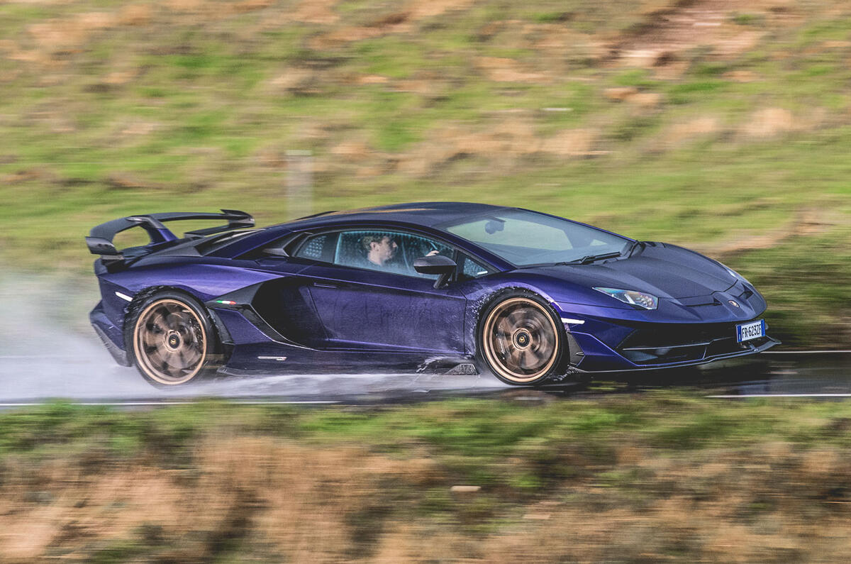 Top 10 Best Supercars 2019 | Autocar