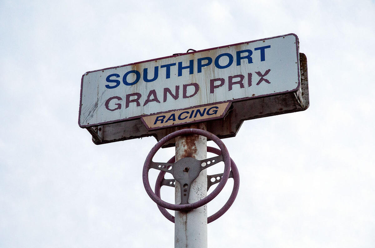 Land speed records: a history of a British obsession