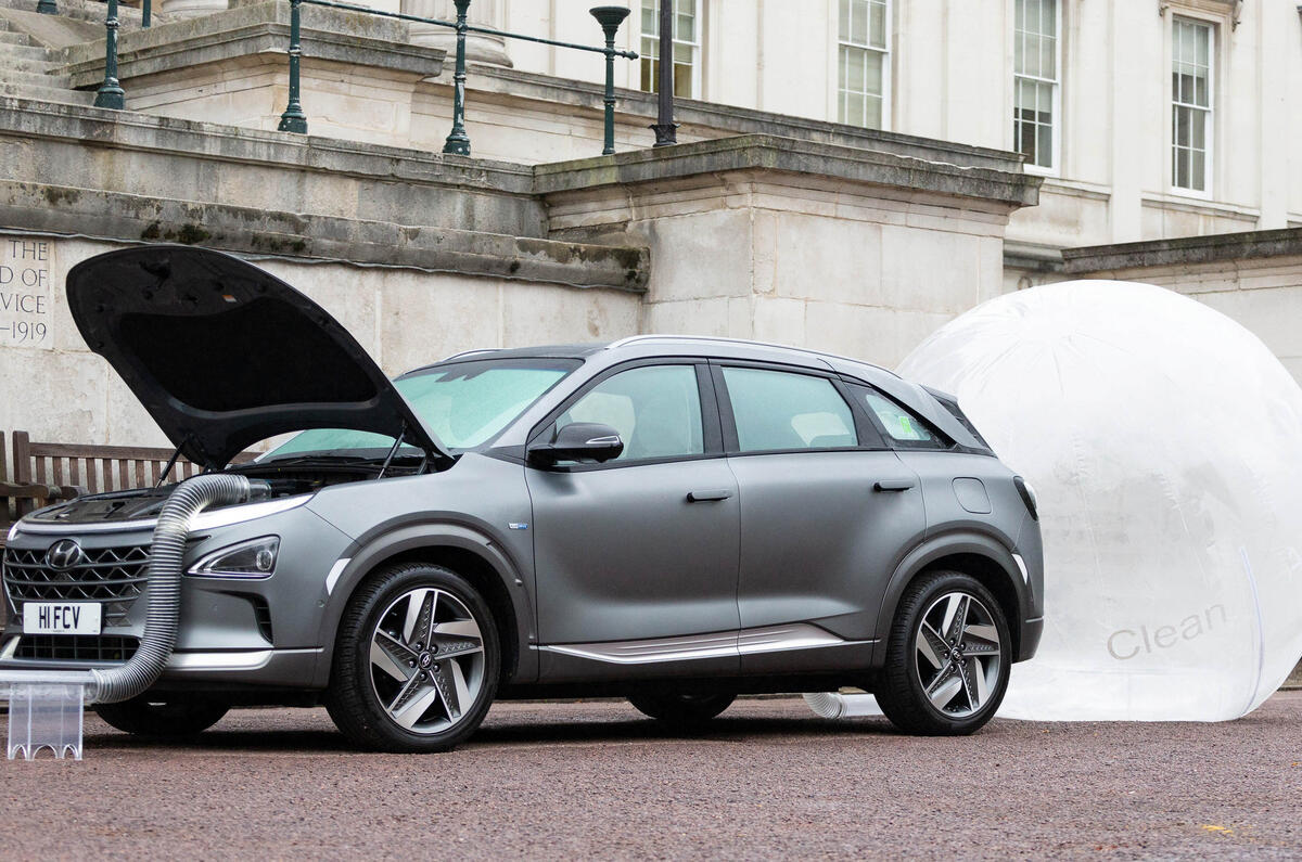 SWNS HYUNDAI NEXO 024