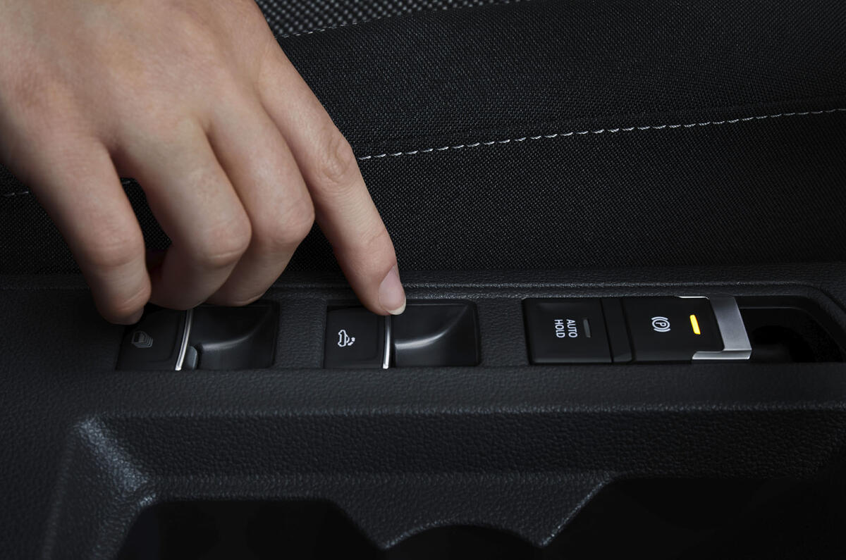 2019 Volkswagen T-Roc Cabriolet press shots