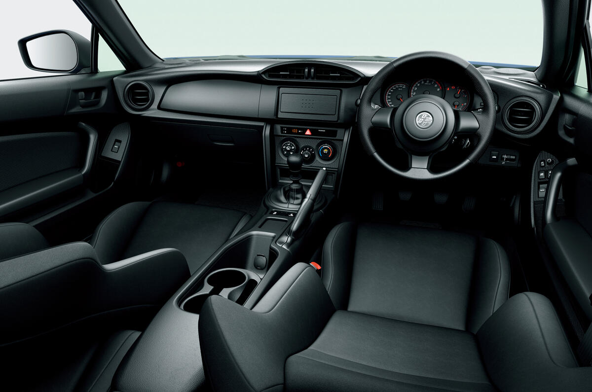 Toyota GT86 2016 interior