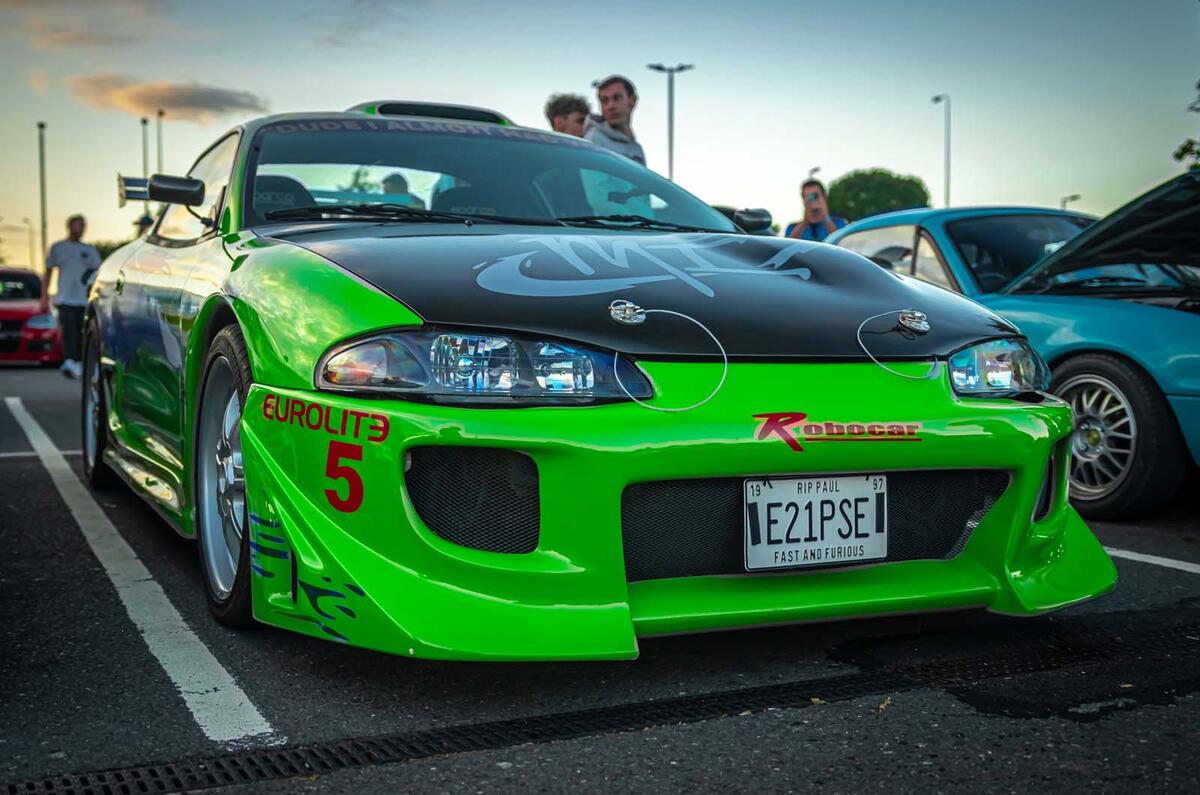 Tanoshi car meet feature 01