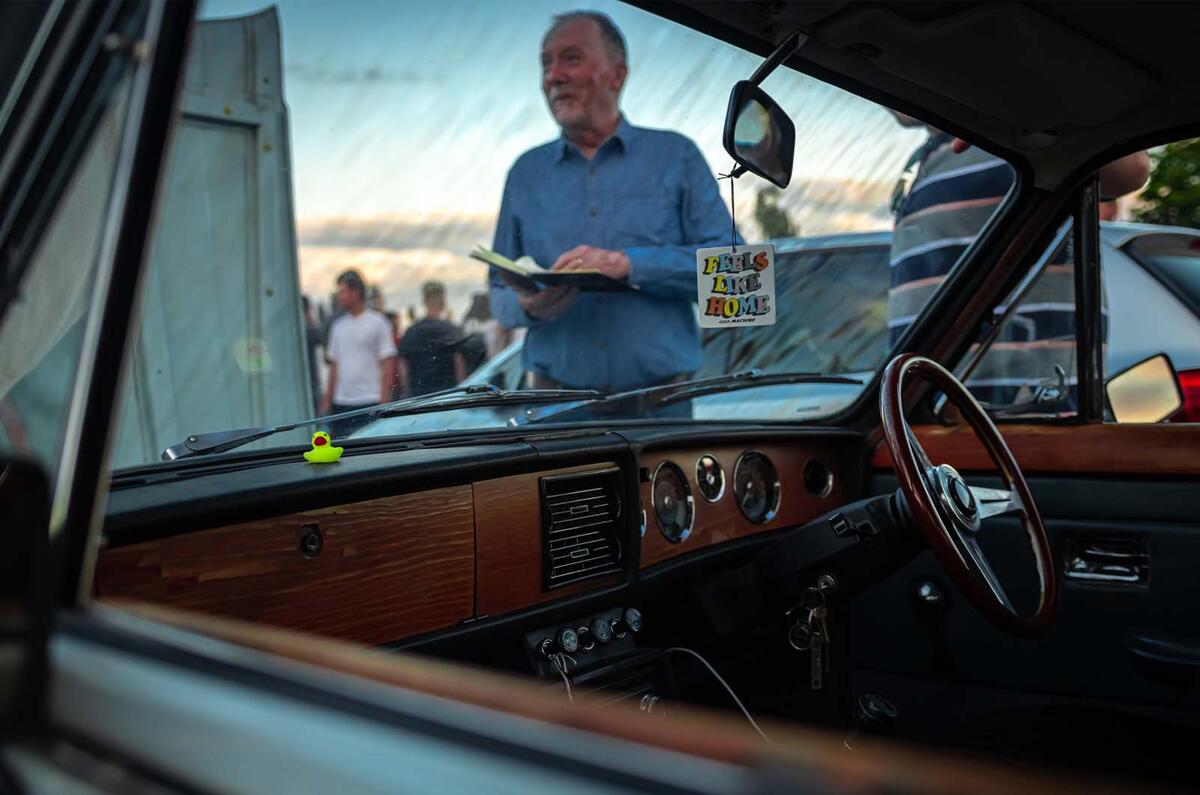 Tanoshi car meet feature 07