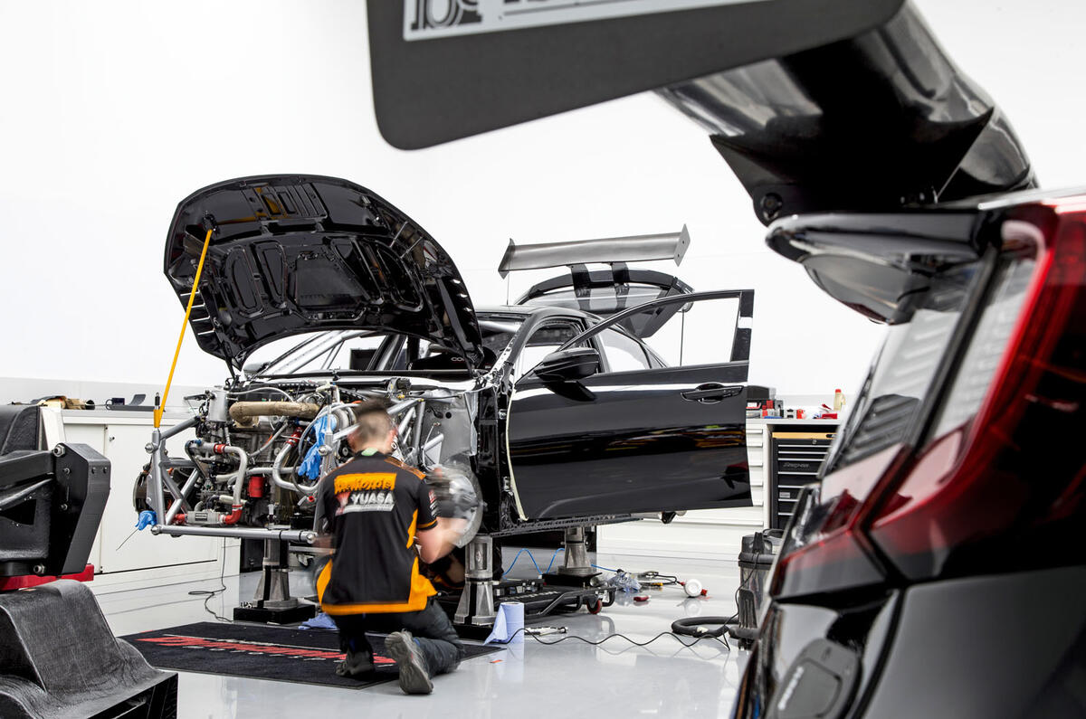 Inside the 2018 Honda Civic Type R BTCC racing car