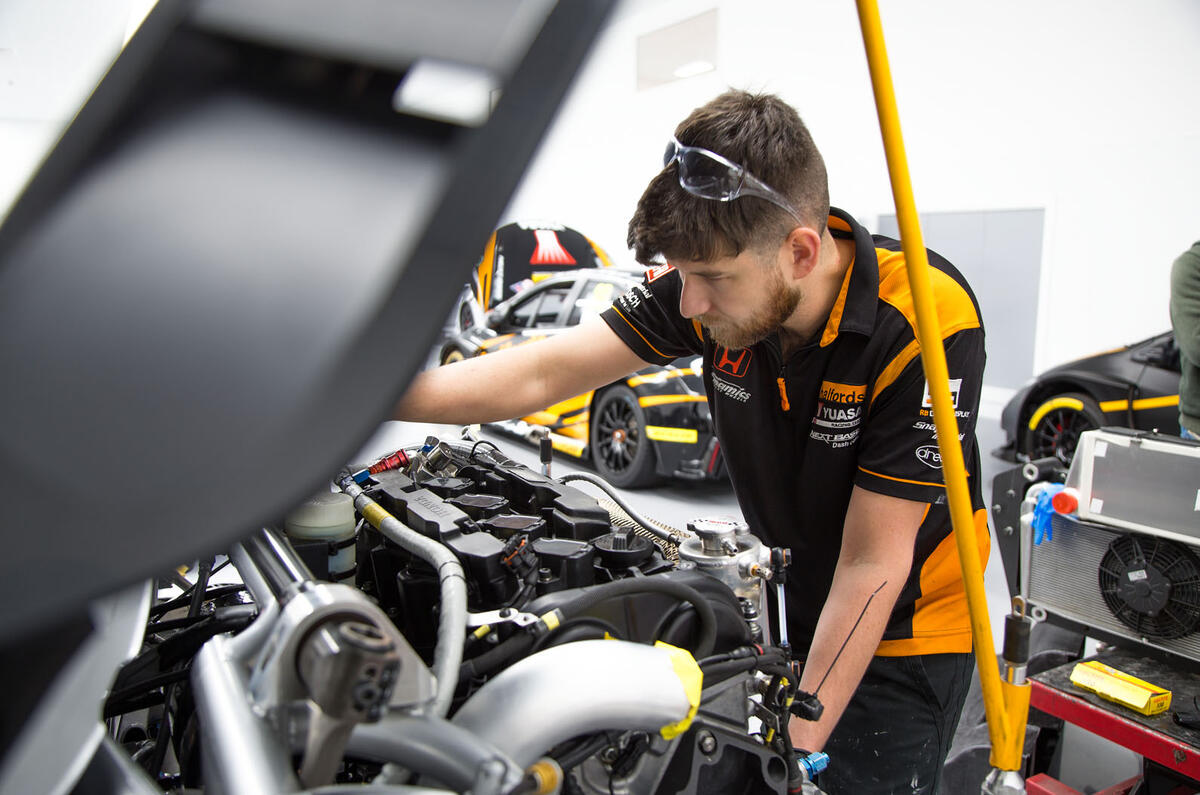 Inside the 2018 Honda Civic Type R BTCC racing car