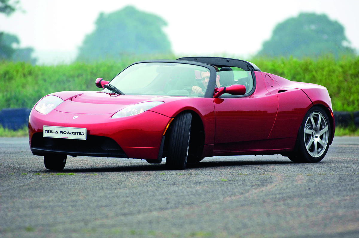 Tesla Roadster drifiting